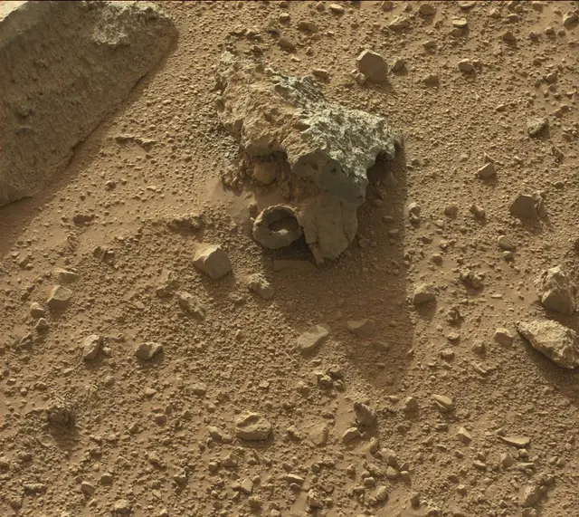 Sol 426: Mast Camera (Mastcam)