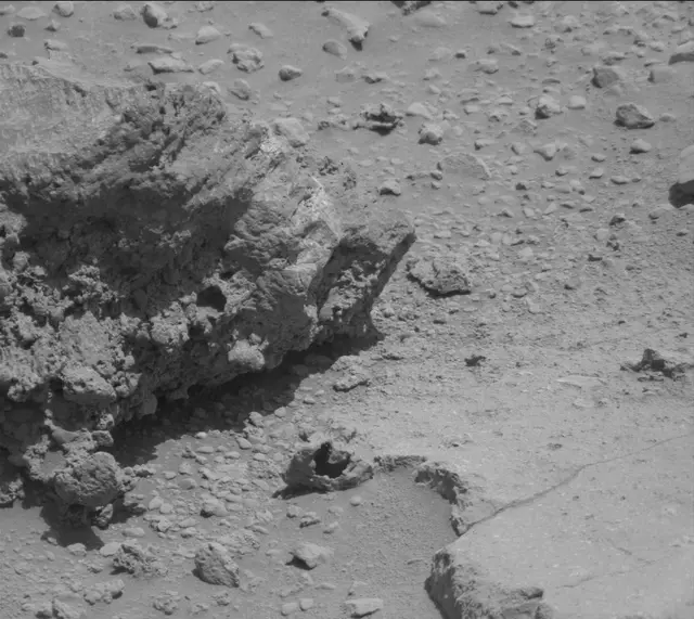 Sol 429: Mast Camera (Mastcam)