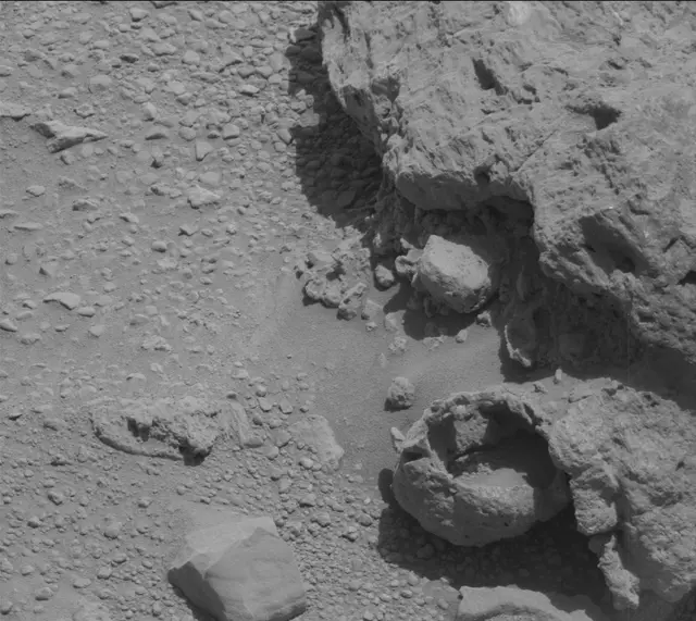 Sol 429: Mast Camera (Mastcam)