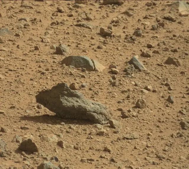 Sol 435: Mast Camera (Mastcam)