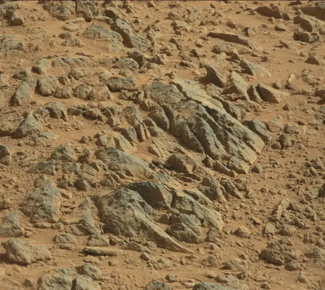 Sol 435: Mast Camera (Mastcam)
