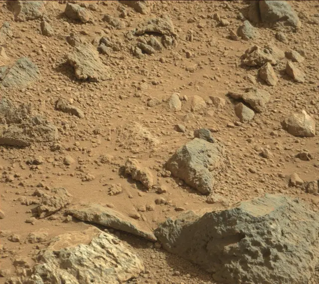Sol 435: Mast Camera (Mastcam)