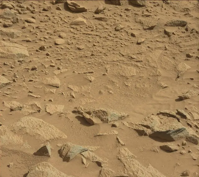 Sol 438: Mast Camera (Mastcam)