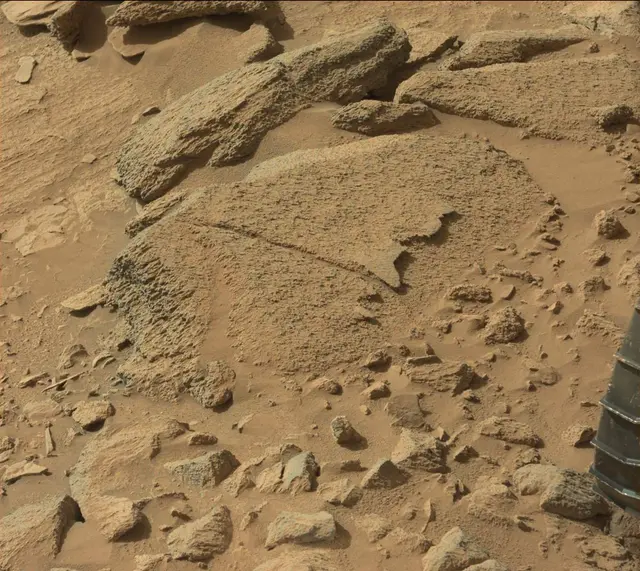 Sol 438: Mast Camera (Mastcam)