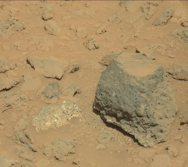 Sol 469: Mast Camera (Mastcam)