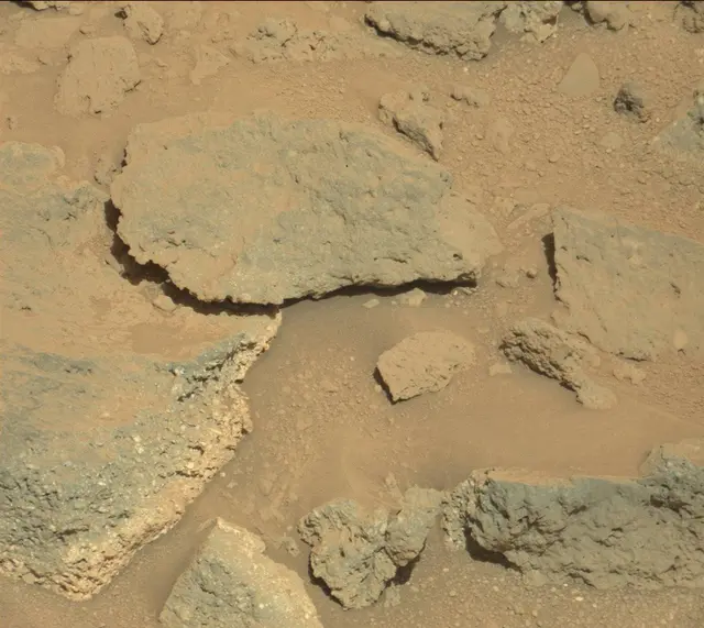 Sol 469: Mast Camera (Mastcam)