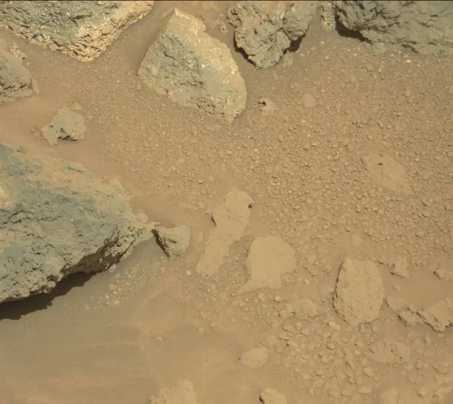 Sol 469: Mast Camera (Mastcam)