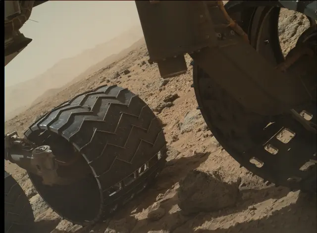 Sol 469: Mars Hand Lens Imager (MAHLI)