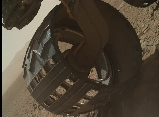 Sol 472: Mars Hand Lens Imager (MAHLI)