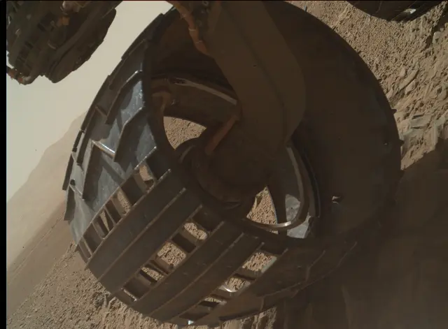 Sol 472: Mars Hand Lens Imager (MAHLI)