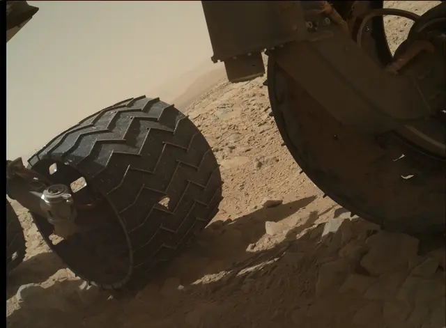 Sol 472: Mars Hand Lens Imager (MAHLI)