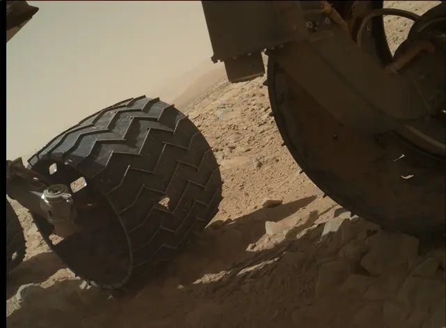 Sol 472: Mars Hand Lens Imager (MAHLI)