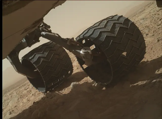 Sol 472: Mars Hand Lens Imager (MAHLI)