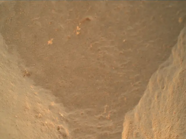Sol 472: Mars Hand Lens Imager (MAHLI)