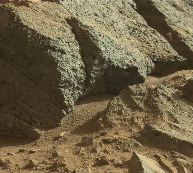 Sol 486: Mast Camera (Mastcam)