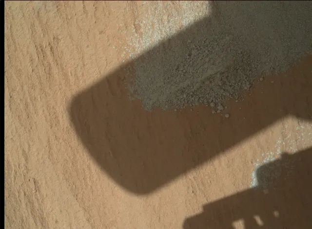 Sol 486: Mars Hand Lens Imager (MAHLI)