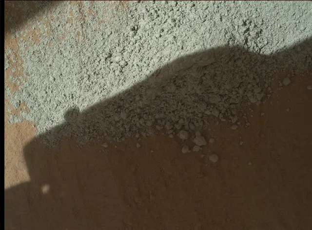 Sol 486: Mars Hand Lens Imager (MAHLI)