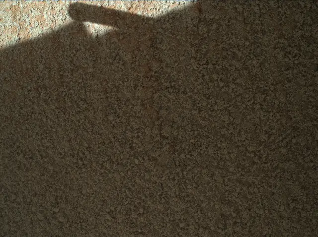 Sol 487: Mars Hand Lens Imager (MAHLI)