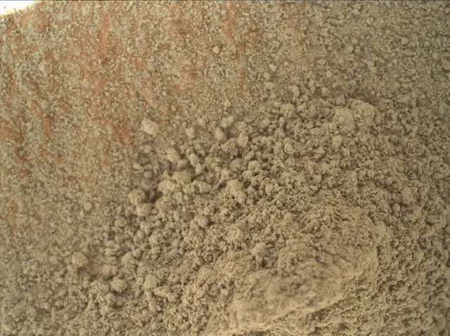 Sol 487: Mars Hand Lens Imager (MAHLI)