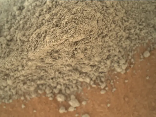 Sol 487: Mars Hand Lens Imager (MAHLI)