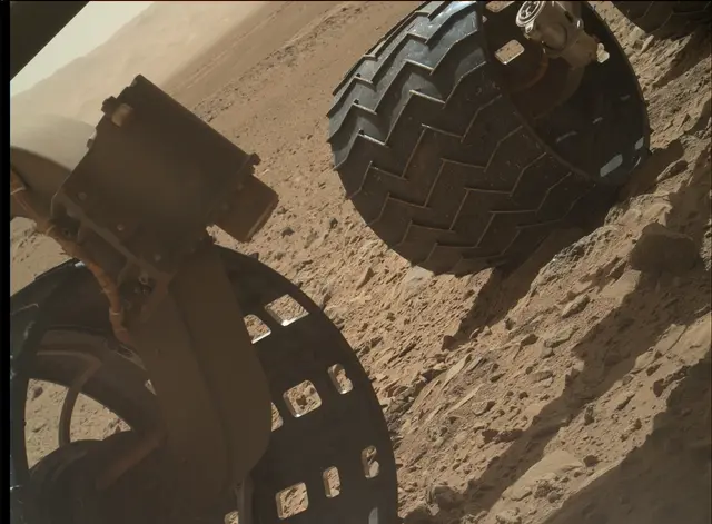 Sol 490: Mars Hand Lens Imager (MAHLI)