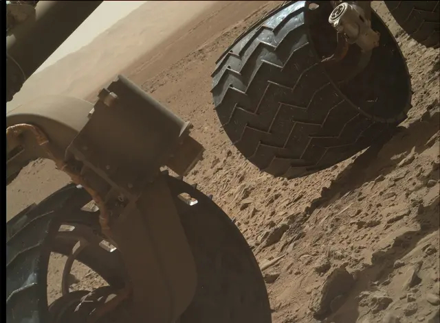 Sol 490: Mars Hand Lens Imager (MAHLI)