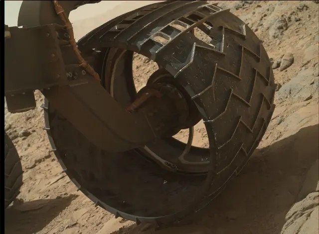 Sol 490: Mars Hand Lens Imager (MAHLI)