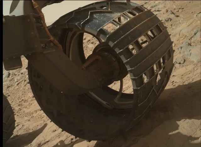 Sol 490: Mars Hand Lens Imager (MAHLI)