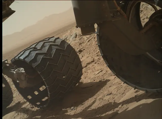 Sol 490: Mars Hand Lens Imager (MAHLI)