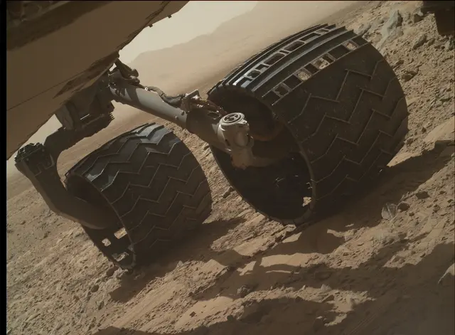 Sol 490: Mars Hand Lens Imager (MAHLI)