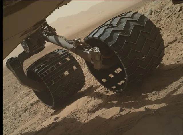 Sol 490: Mars Hand Lens Imager (MAHLI)