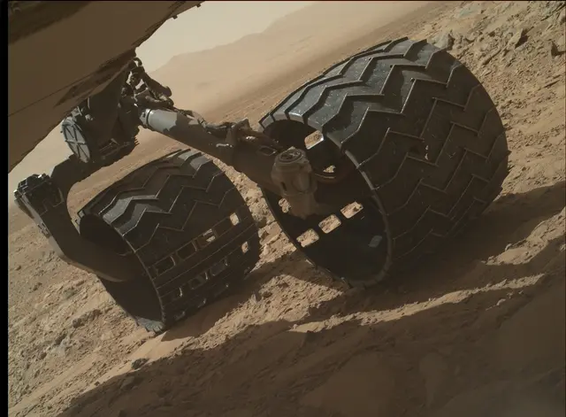 Sol 490: Mars Hand Lens Imager (MAHLI)