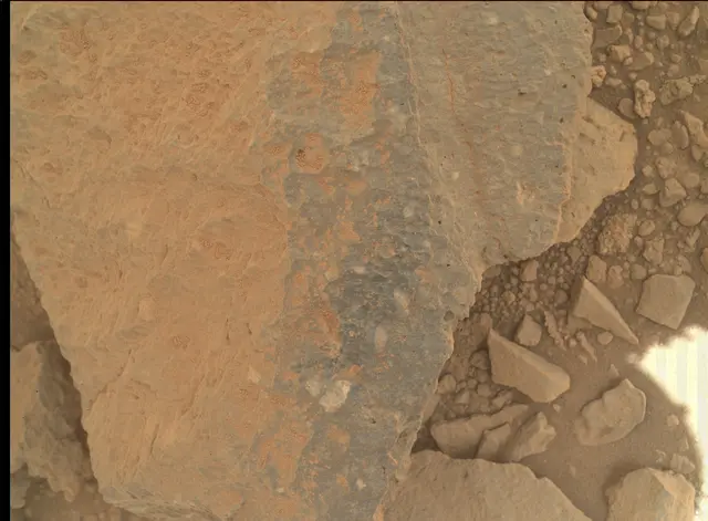 Sol 503: Mars Hand Lens Imager (MAHLI)