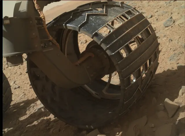 Sol 504: Mars Hand Lens Imager (MAHLI)