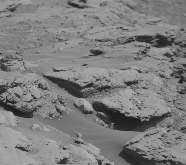 Sol 2523: Mast Camera (Mastcam)