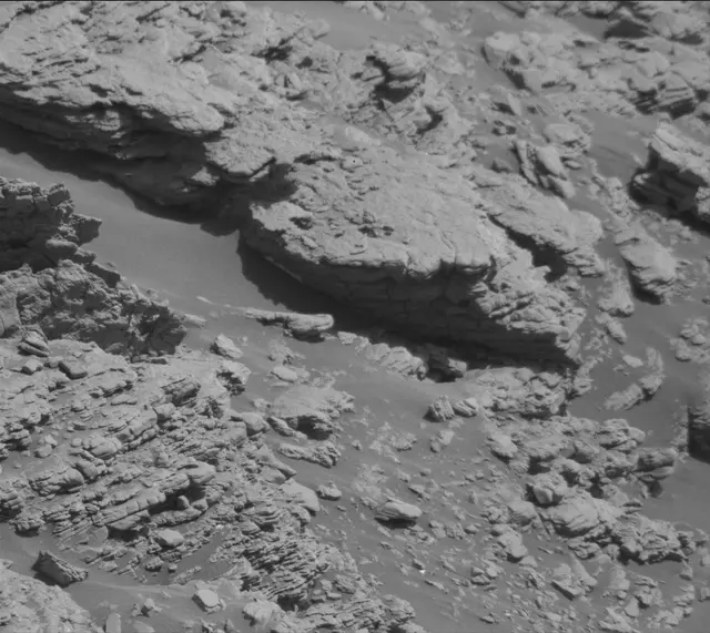 Sol 2523: Mast Camera (Mastcam)