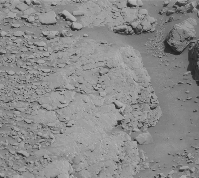 Sol 2523: Mast Camera (Mastcam)