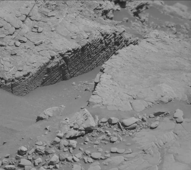 Sol 2523: Mast Camera (Mastcam)