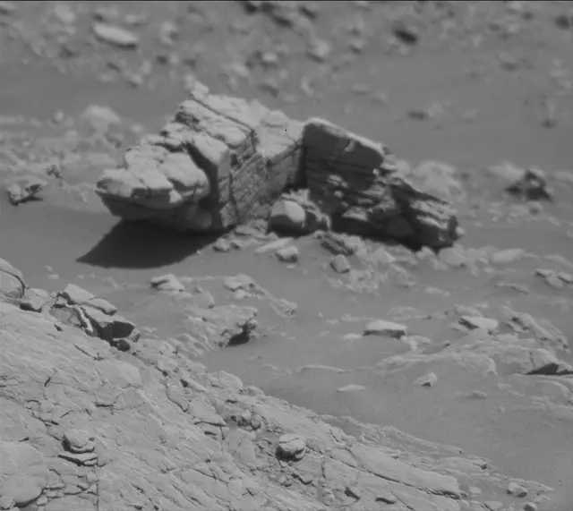 Sol 2523: Mast Camera (Mastcam)