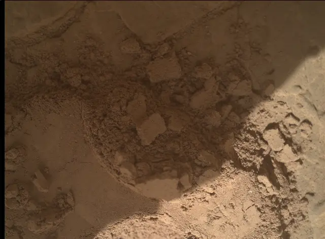 Sol 2525: Mars Hand Lens Imager (MAHLI)
