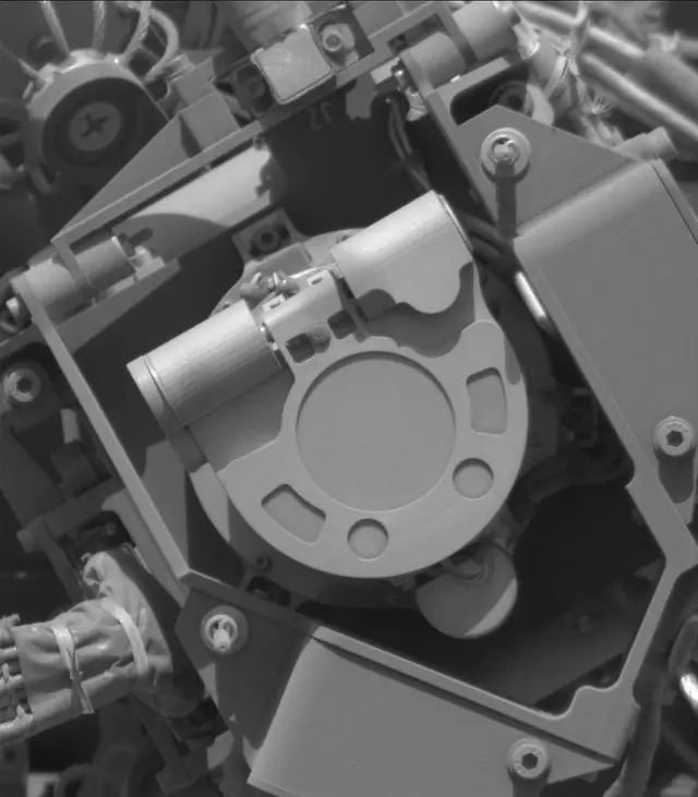 Sol 2526: Mast Camera (Mastcam)