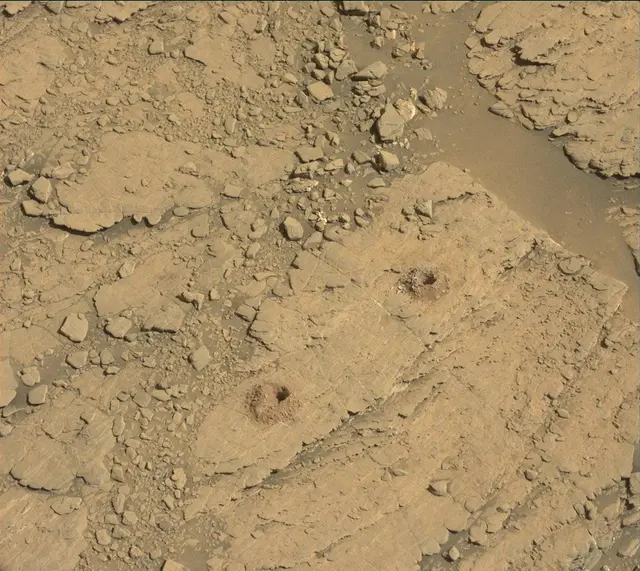 Sol 2527: Mast Camera (Mastcam)
