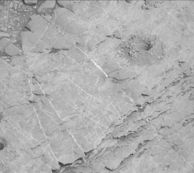 Sol 2528: Mast Camera (Mastcam)
