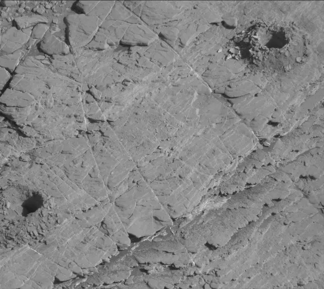 Sol 2529: Mast Camera (Mastcam)