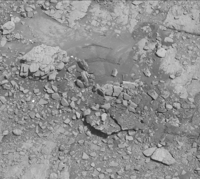 Sol 2532: Mast Camera (Mastcam)