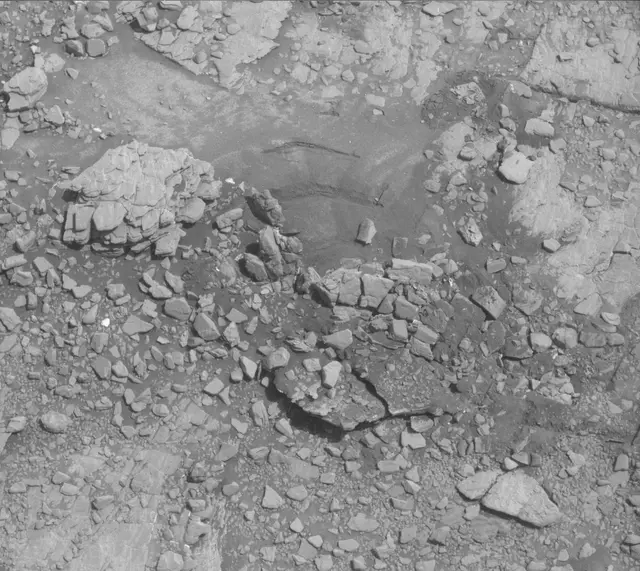 Sol 2532: Mast Camera (Mastcam)