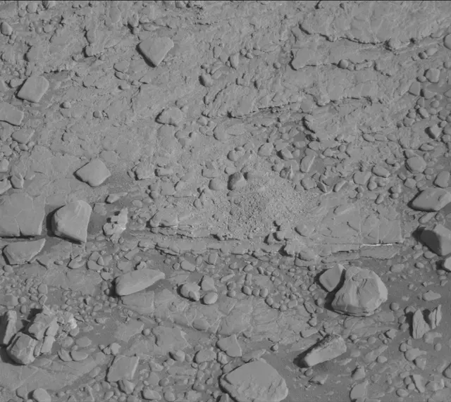 Sol 2550: Mast Camera (Mastcam)