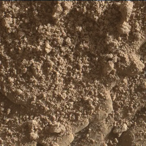 Sol 2551: Mars Hand Lens Imager (MAHLI)