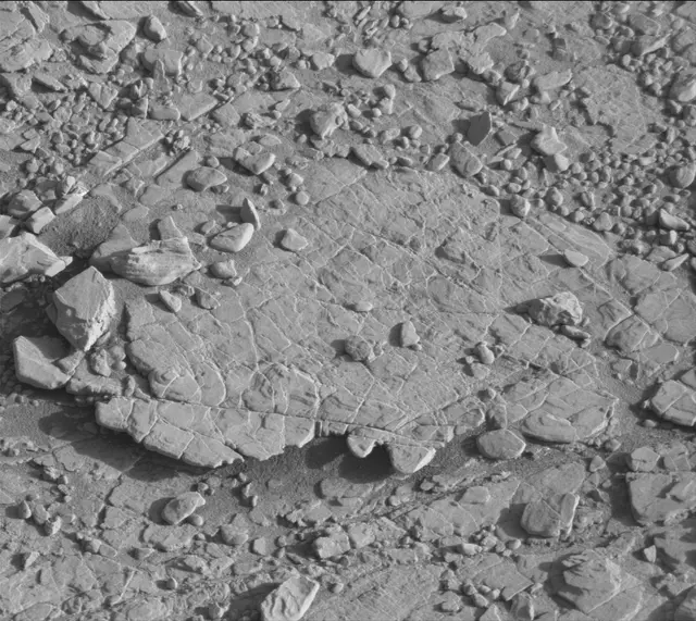 Sol 2552: Mast Camera (Mastcam)