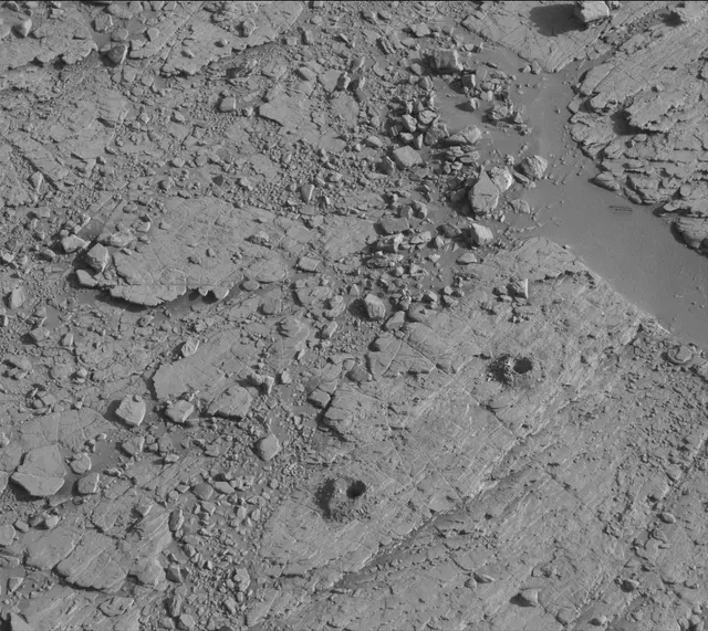Sol 2553: Mast Camera (Mastcam)